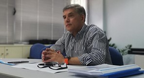 Επίθεση με μπογιές δέχθηκε ο Κ.Αγοραστός στο Πανεπιστήμιο Μακεδονίας - Καταδίκη από ΠΑΜΑΚ 